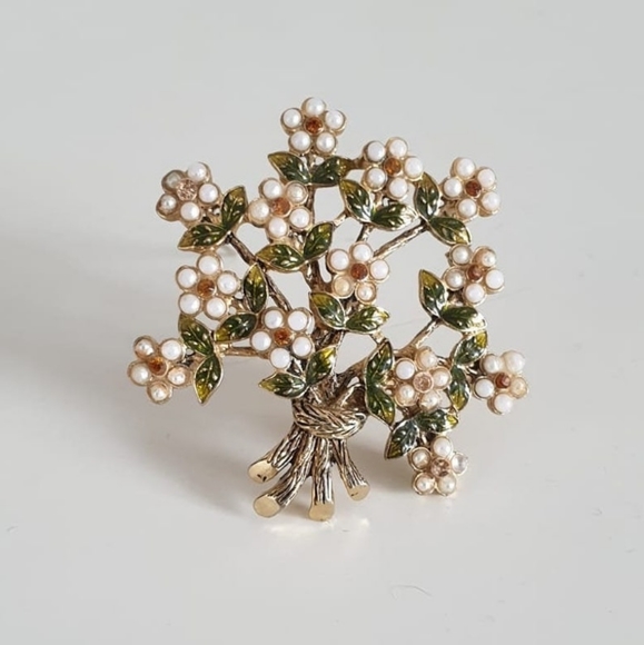Vintage Monet Flower Pin/Brooch Enamel Bouquet Faux Pearl, Gold & Gems Like New - Picture 3 of 10